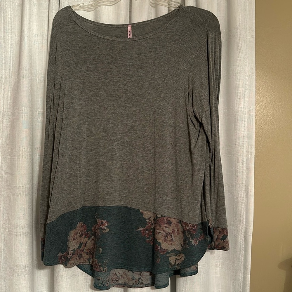 Long sleeve women’s shirt